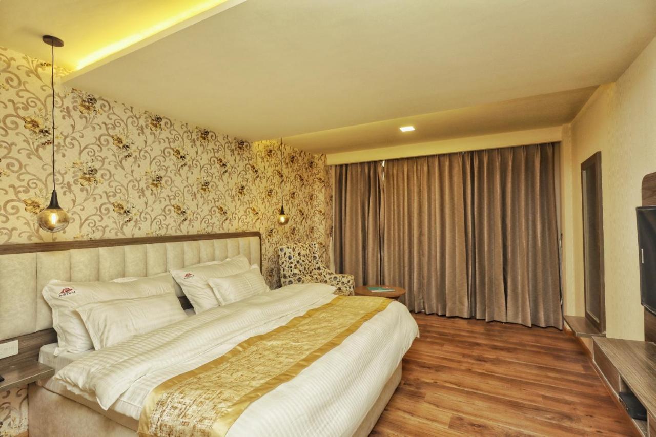 Royal Castle Hotel กาซอล ภายนอก รูปภาพ
